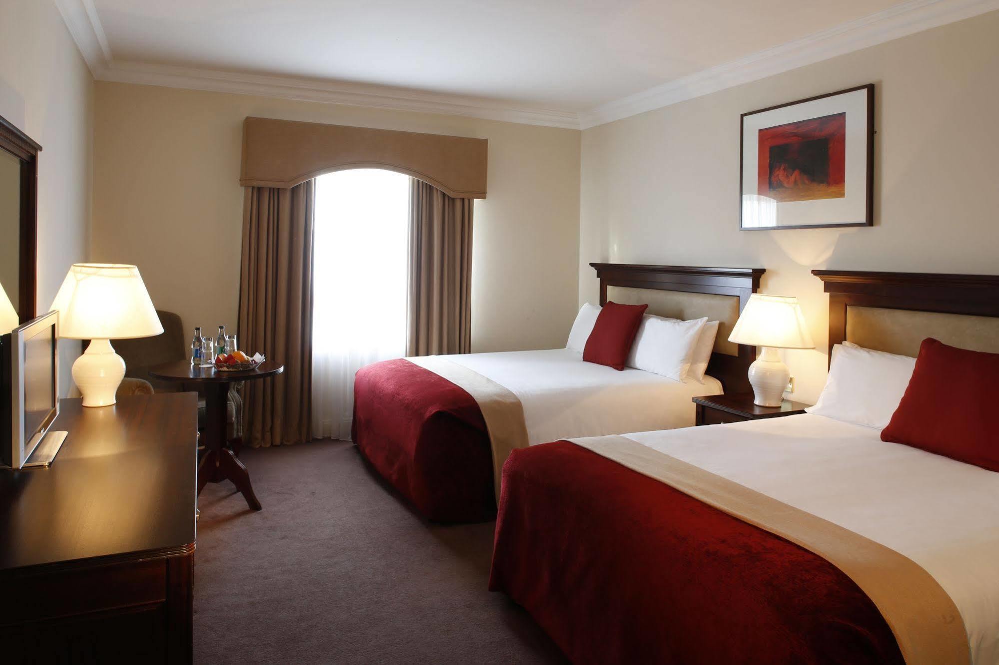 The Park Hotel Dungarvan ดันการ์วัน ภายนอก รูปภาพ