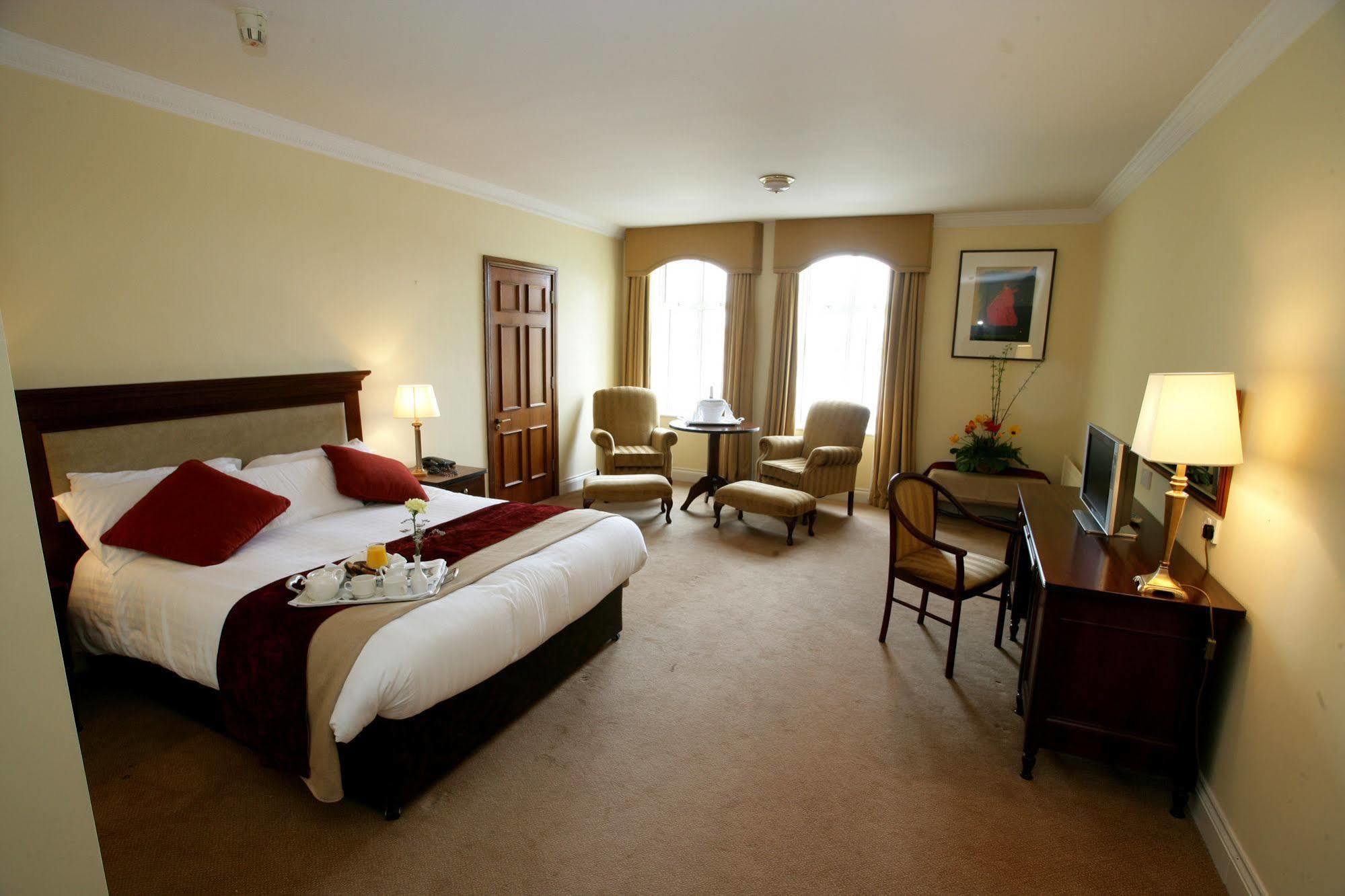 The Park Hotel Dungarvan ดันการ์วัน ภายนอก รูปภาพ